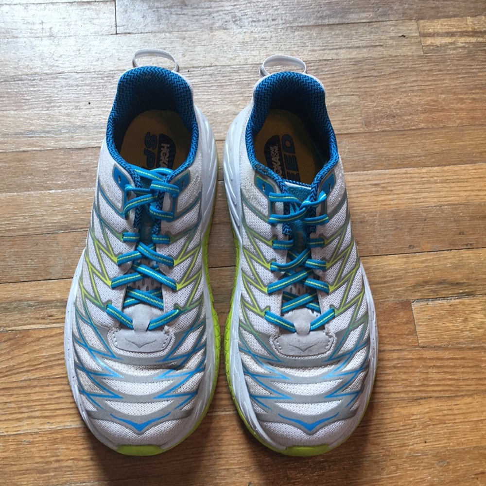 HOKA Clayton 2